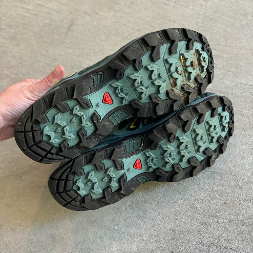 Gore-Tex Solomon Running Hiking Shoes - Picture 4 of 7